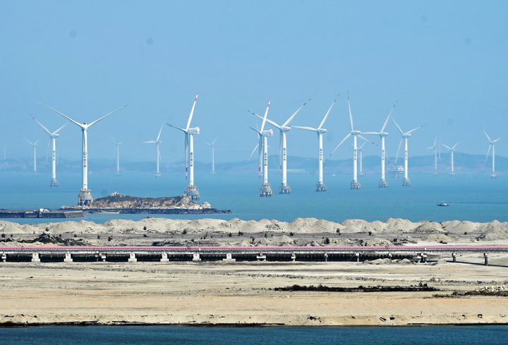 2021年3月9日，三峽福清興化灣海上風(fēng)電場(chǎng)。新華社記者 林善傳 攝