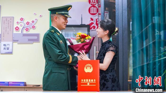 軍功章有你的一半?！堦愑?攝