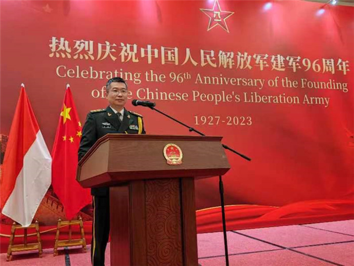 圖為徐勝武官致辭。中國(guó)駐印度尼西亞使館供圖