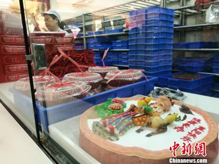 資料圖：等待銷售的重陽糕。　鐘升 攝
