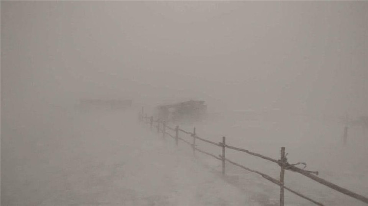2023年11月4日，蒙古國部分省份發(fā)生暴風(fēng)雪天氣。蒙古國緊急情況總局官網(wǎng)圖片