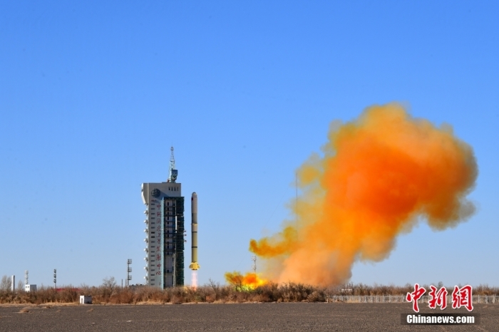 北京時間2023年11月16日11時55分，我國在酒泉衛(wèi)星發(fā)射中心使用長征二號丙運載火箭，成功將新一代海洋水色觀測衛(wèi)星發(fā)射升空，衛(wèi)星順利進入預定軌道，發(fā)射任務獲得圓滿成功。此次任務是長征系列運載火箭第497次飛行。汪江波 攝