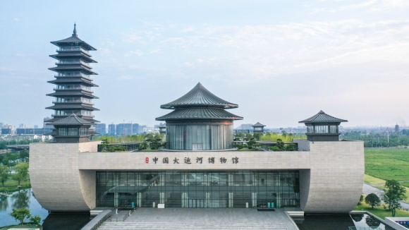 運(yùn)河畔的揚(yáng)州中國大運(yùn)河博物館。 齊立廣攝