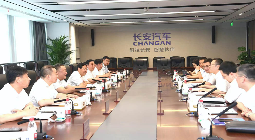 張濤帶隊(duì)赴重慶對(duì)接洽談項(xiàng)目。 白永民攝