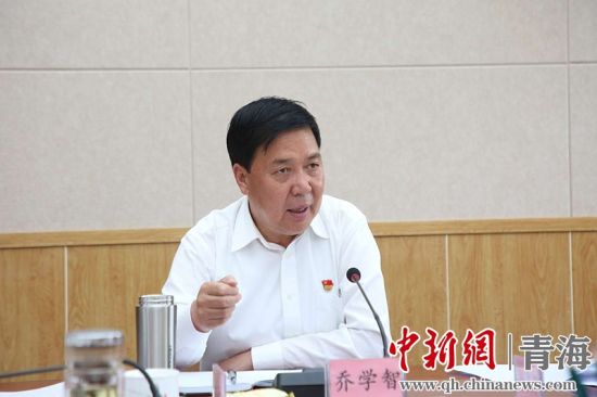圖為黃南州州長喬學(xué)智講話。黃宣攝