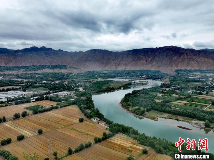 圖為黃河岸畔景色。(資料圖) 李玉峰 攝