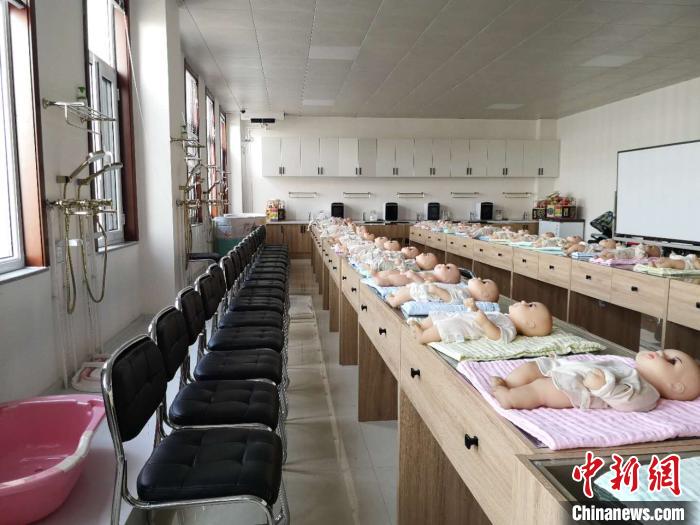 由人社部重點幫扶打造的“天鎮(zhèn)保姆”，已成為全國知名的勞務(wù)輸出品牌?！》尔惙?攝