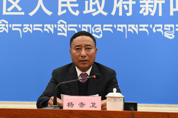 楊赤衛(wèi) 林芝市常委、政府副市長.JPG