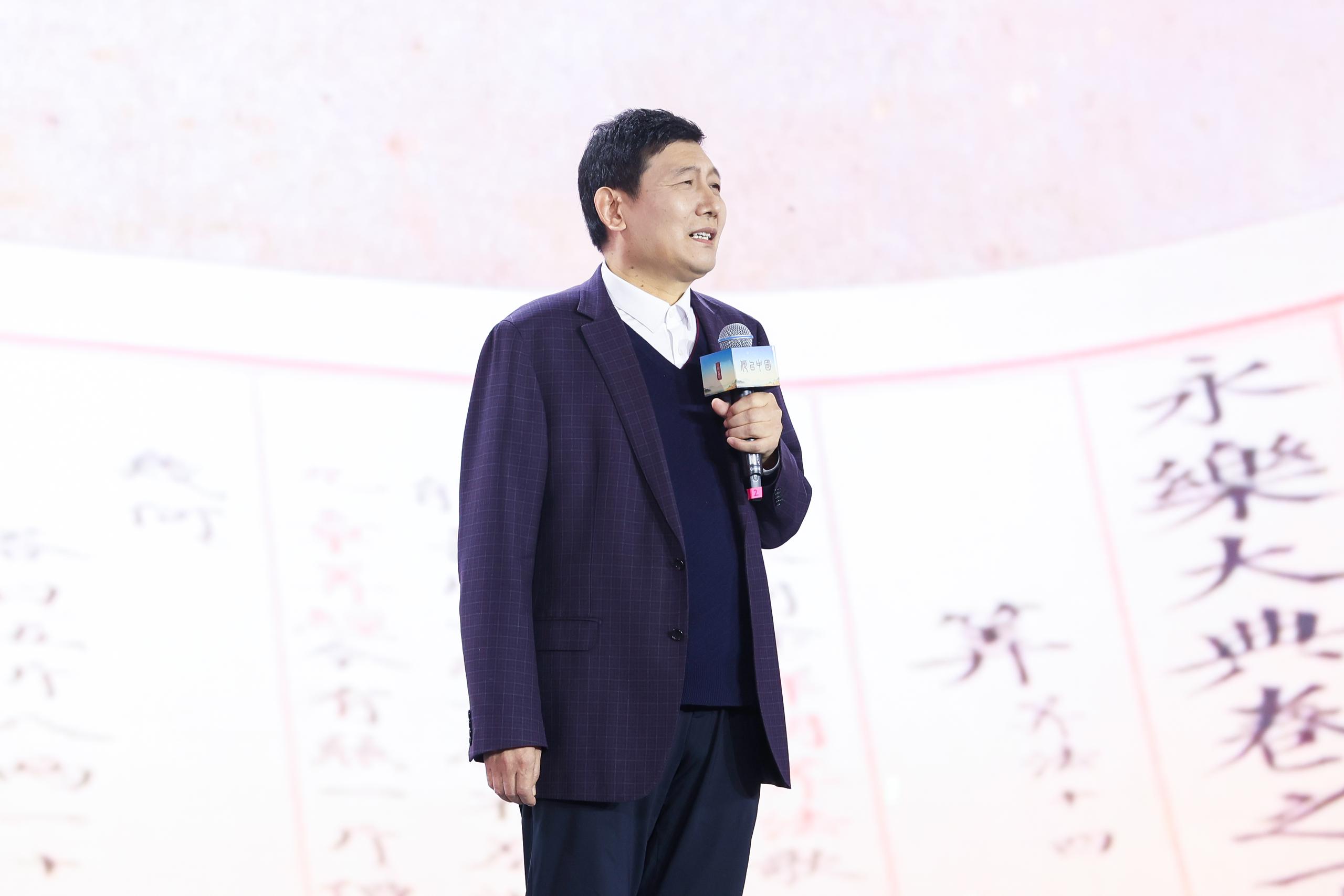 山東大學(xué)文學(xué)院講席教授、《文史哲》主編杜澤遜。人民視頻供圖