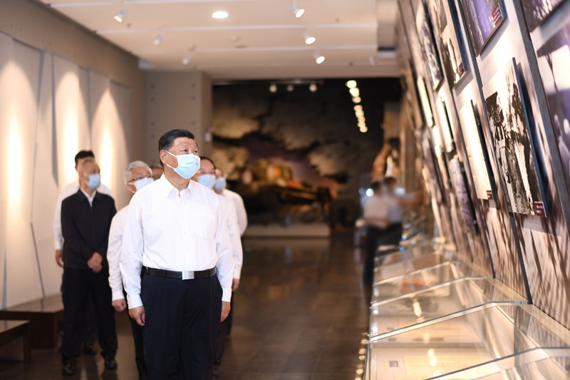 2022年8月16日至17日，中共中央總書記、國家主席、中央軍委主席習近平在遼寧考察。這是16日下午，習近平在錦州市考察遼沈戰(zhàn)役紀念館。 新華社記者 燕雁 攝