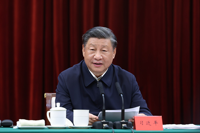 2023年10月12日下午，中共中央總書記、國家主席、中央軍委主席習(xí)近平在江西省南昌市主持召開進一步推動長江經(jīng)濟帶高質(zhì)量發(fā)展座談會并發(fā)表重要講話。新華社記者 鞠鵬 攝