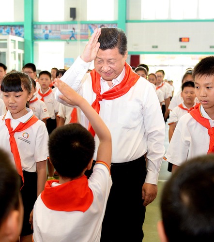 2014年5月30日，習(xí)近平總書記來到北京市海淀區(qū)民族小學(xué)，參加慶祝“六一”國際兒童節(jié)活動(dòng)。