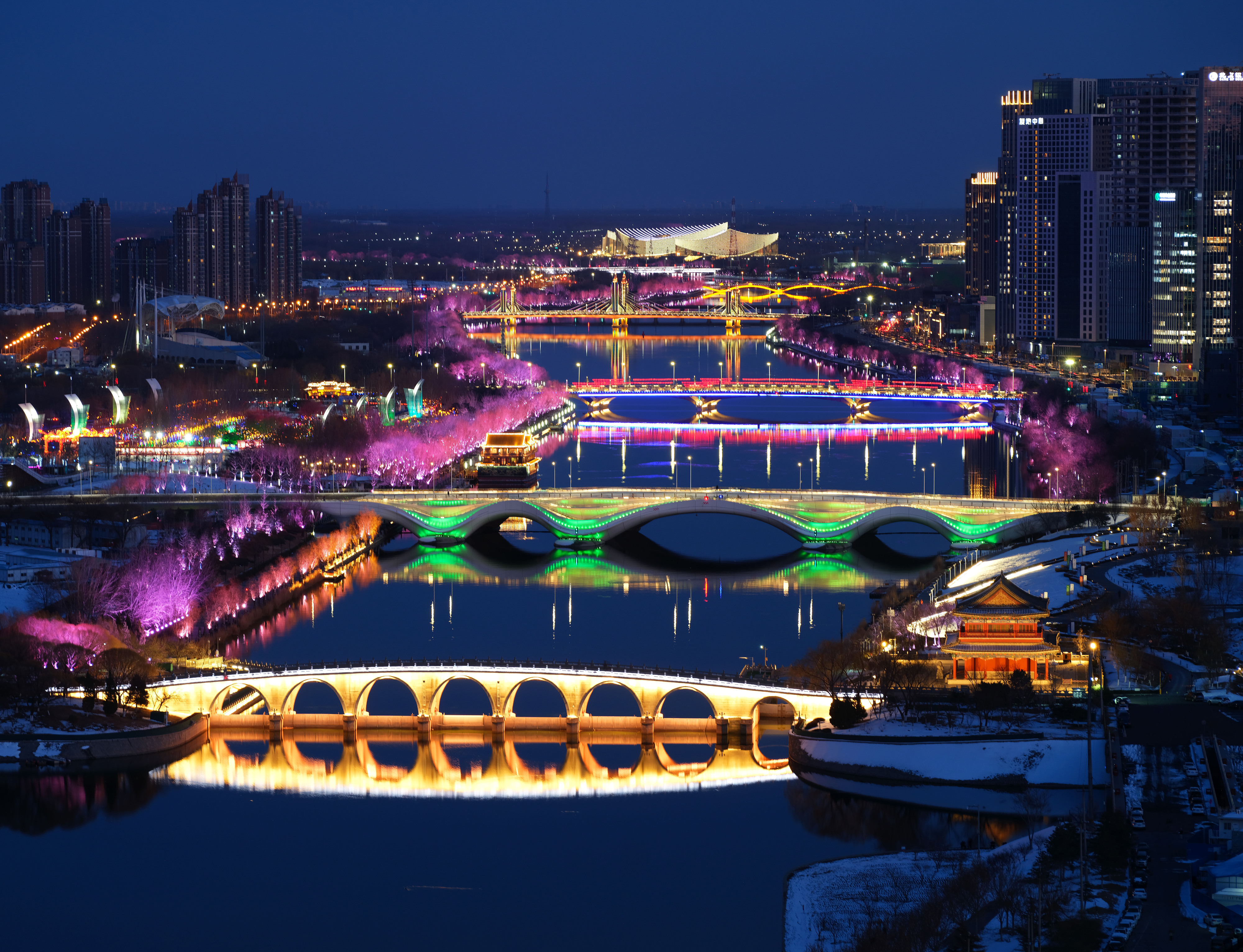 2024年2月22日，京杭大運河北京通州段夜景。