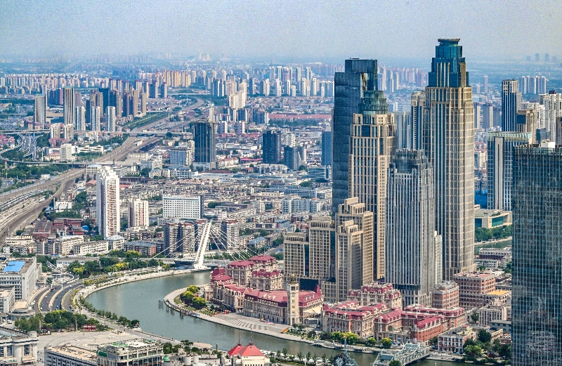 這是2023年6月16日從直升機上拍攝的天津中心城區(qū)城市景觀。