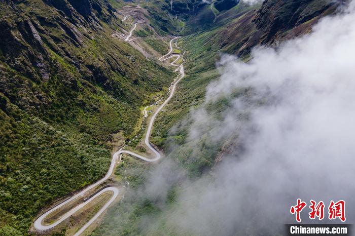 西藏山南，航拍勒布溝風(fēng)光。　江飛波 攝