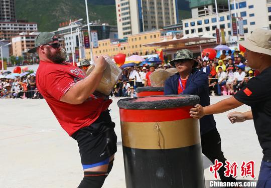 多國勇士齊聚甘肅迭部藏鄉(xiāng)：拼力量比速度享迷人風光