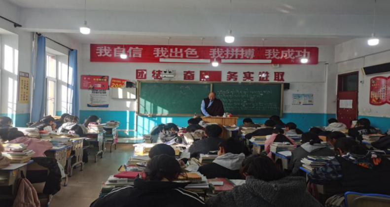 青?，斍撸寒惖剞k班讓孩子享受優(yōu)質(zhì)教育