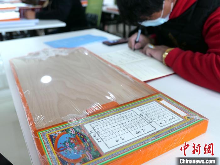 圖為天文歷算計算工具?！≈x牧 攝