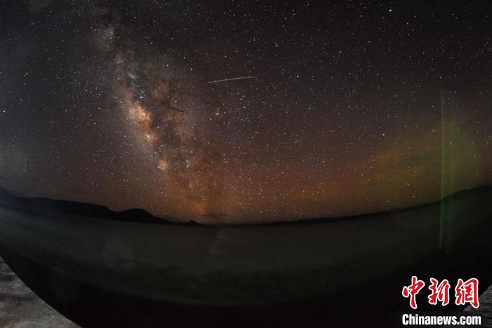錯鄂湖星空璀璨，一顆流星劃過?！?lt;a target='_blank' ></p><p  align=