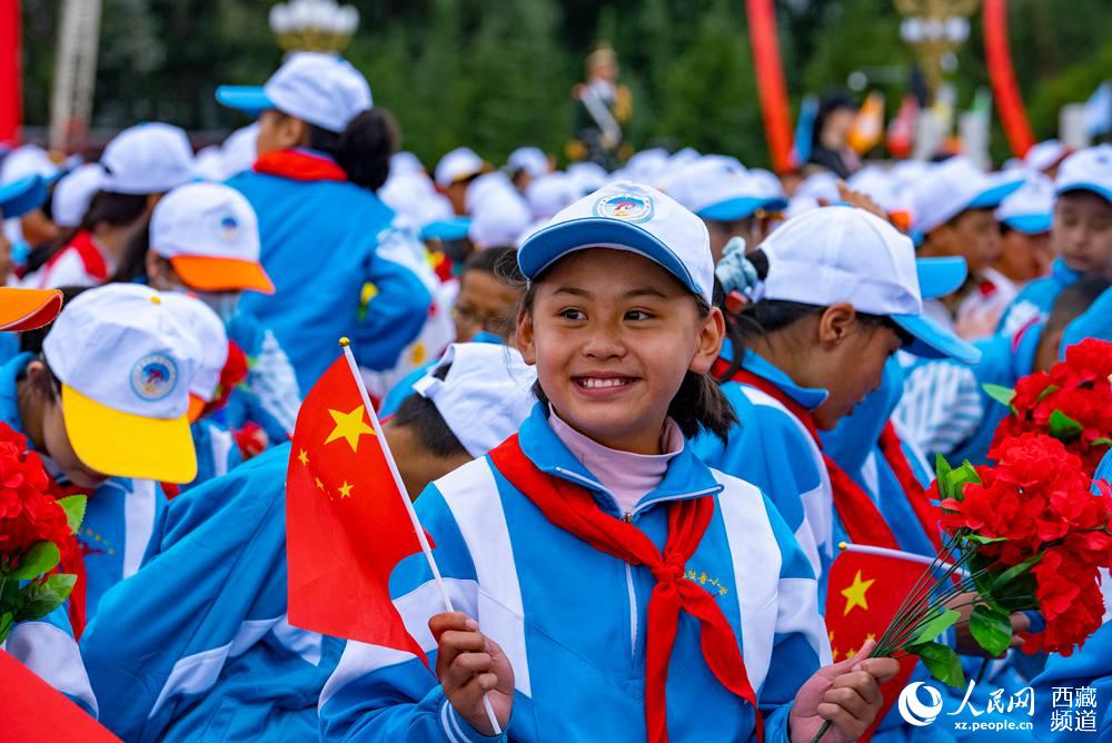 8月19日10時，慶祝西藏和平解放70周年大會在拉薩市布達拉宮廣場隆重舉行。徐馭堯 攝