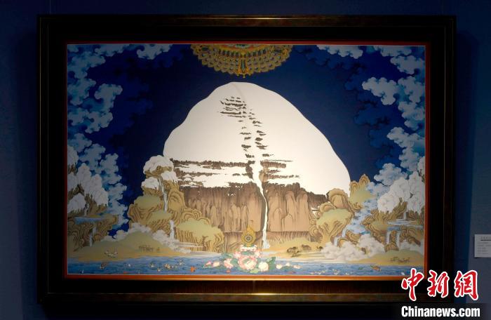 圖為5月16日，展覽中新創(chuàng)唐卡作品《岡底斯山》?！±盍?攝