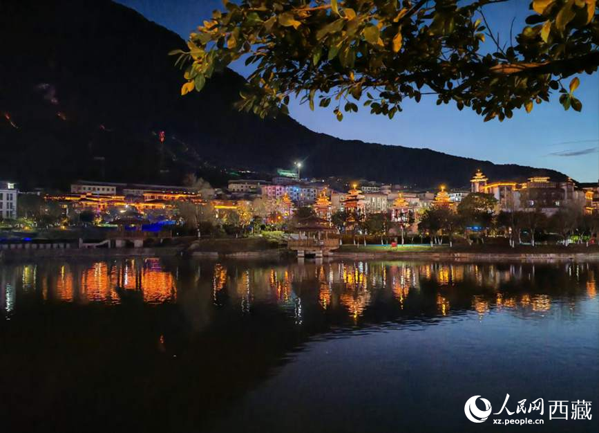 墨脫縣夜景。人民網(wǎng) 李海霞攝